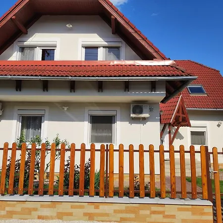 Badacsony Apartmanhaz *