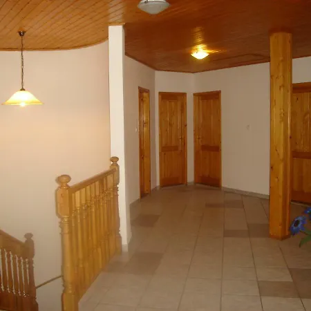 Badacsony Apartmanhaz * باداتشونيتوماي