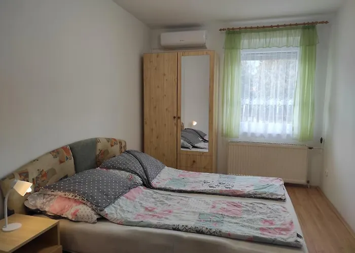 Badacsony Apartmanhaz Апартаменты *