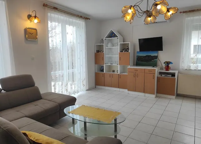 Badacsony Apartmanhaz Апартаменты Бадачоньтомай