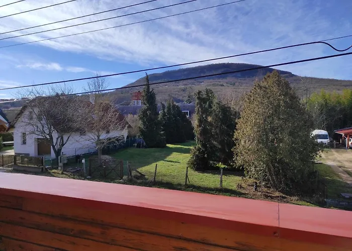 Апартаменты Badacsony Apartmanhaz Бадачоньтомай