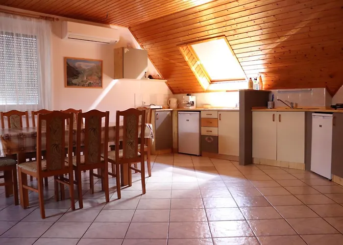 Badacsony Apartmanhaz *