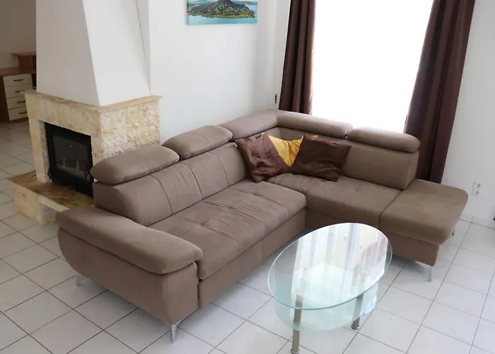 Апартаменты Badacsony Apartmanhaz Бадачоньтомай