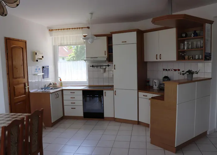 Badacsony Apartmanhaz Апартаменты Бадачоньтомай