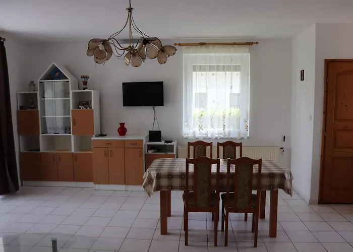 Badacsony Apartmanhaz * Бадачоньтомай