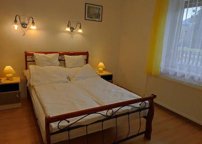 Апартаменты Badacsony Apartmanhaz *