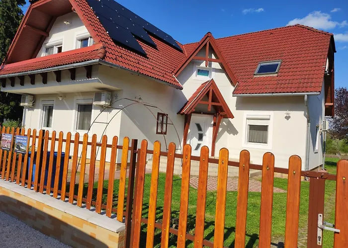 Badacsony Apartmanhaz Бадачоньтомай