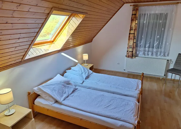 Апартаменты Badacsony Apartmanhaz