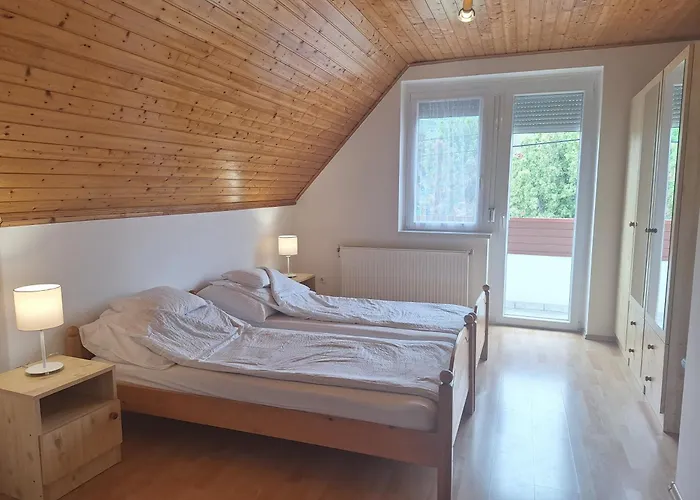 Апартаменты Badacsony Apartmanhaz Бадачоньтомай